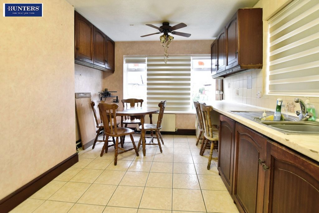 Property photo 3 of 17 Kitchen/Diner