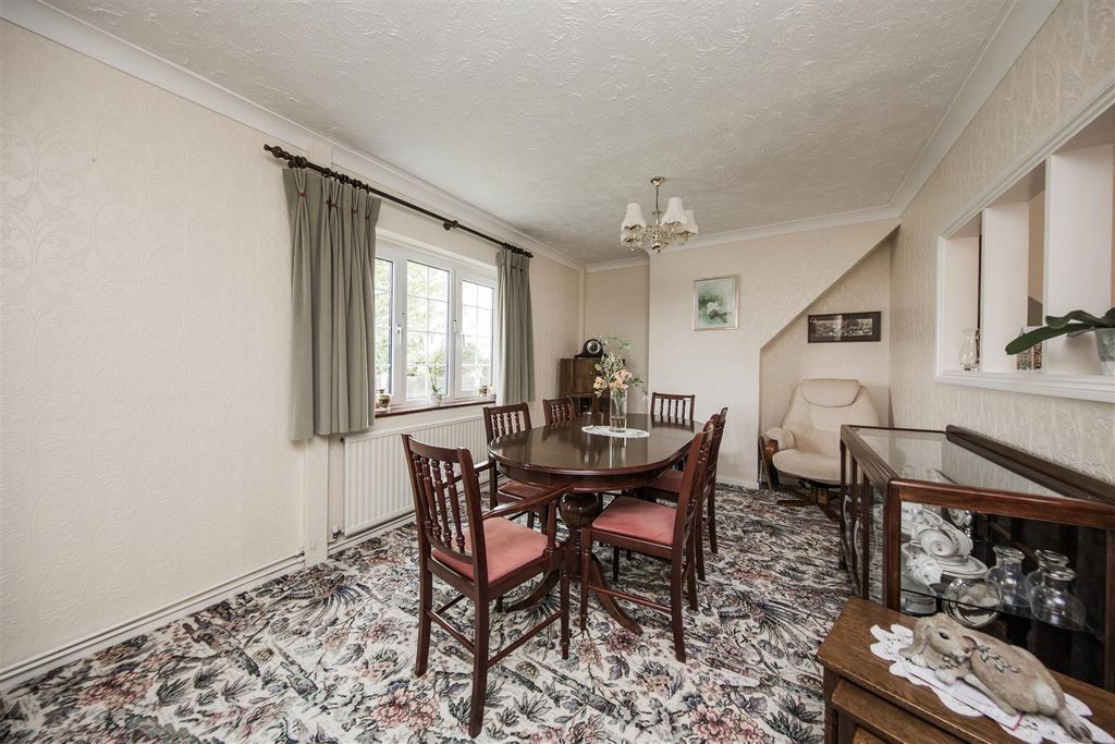 Property photo 3 of 24 Dining Room