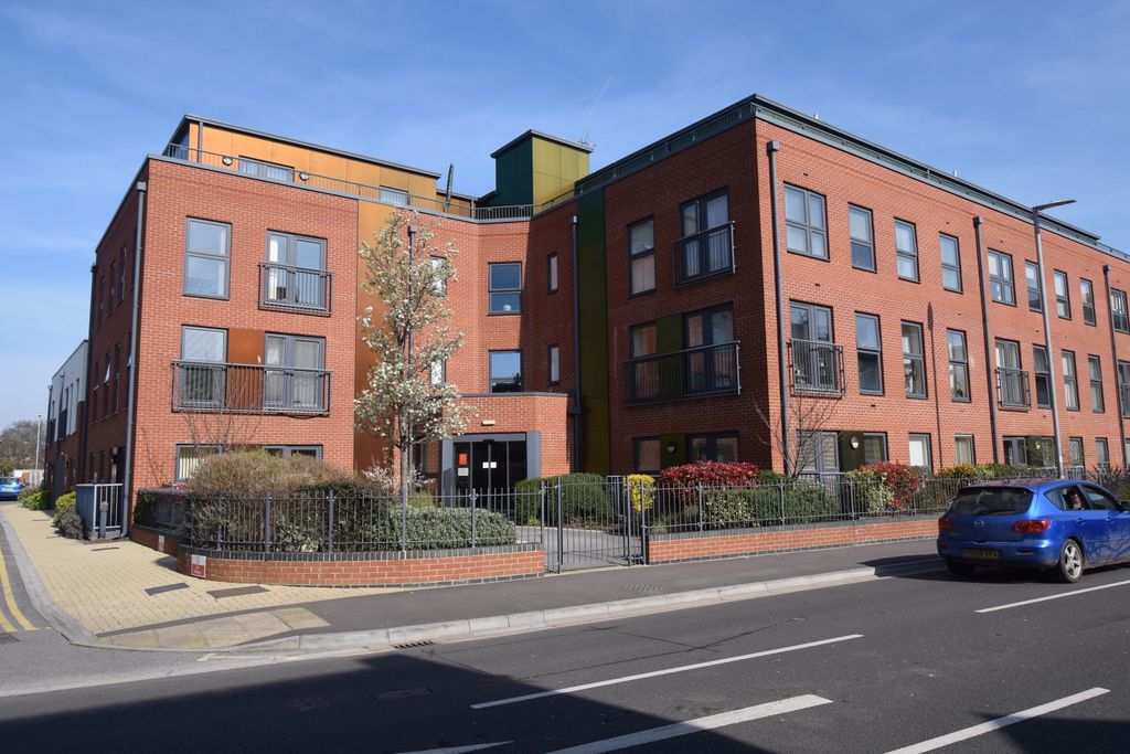 Property photo 1 of 7 External