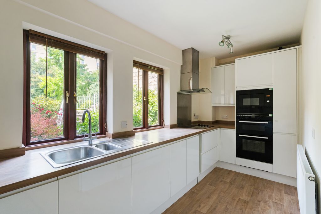 Property photo 3 of 13 Kitchen