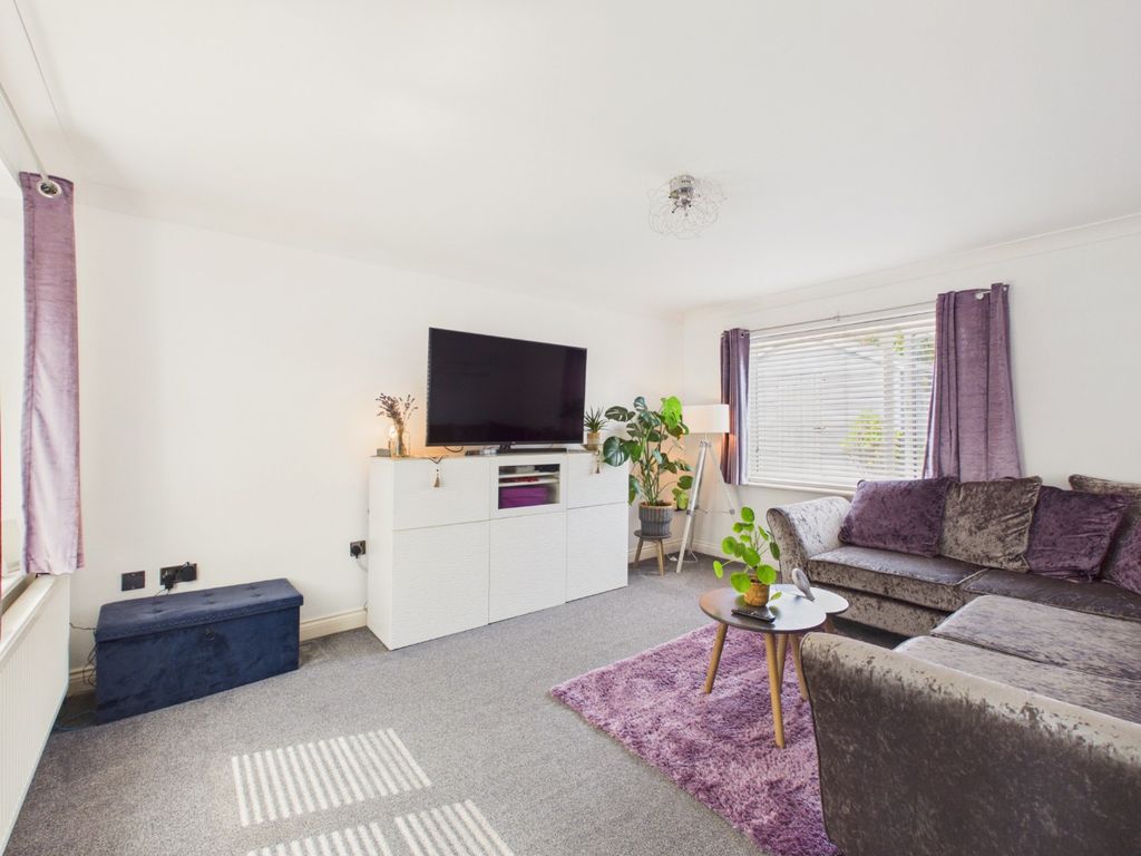 Property photo 3 of 26 5036368