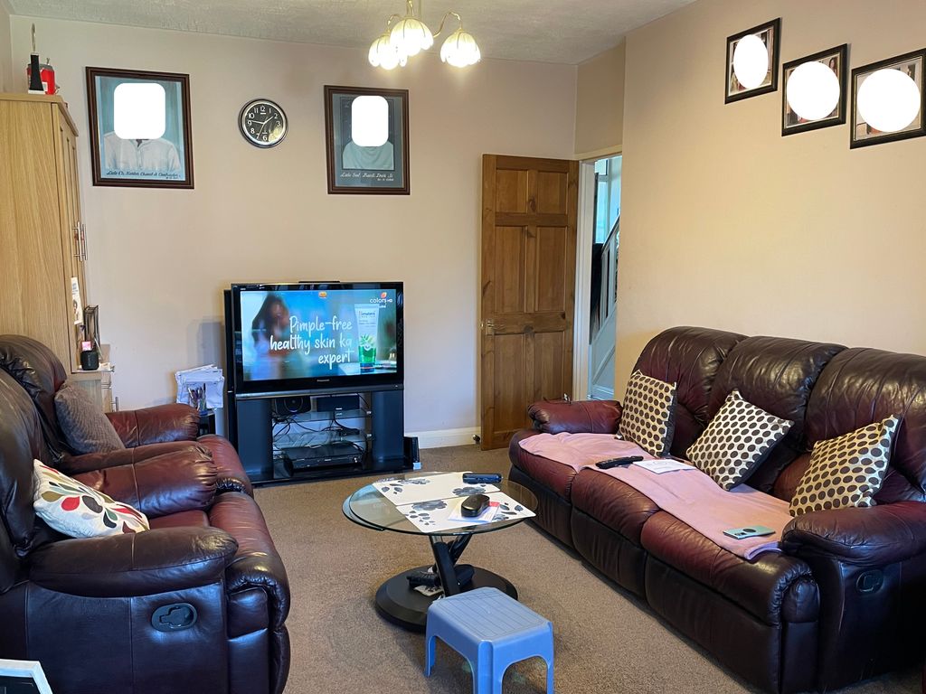 Property photo 2 of 8