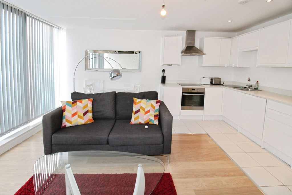 Property photo 3 of 7 Reception/Kitchen