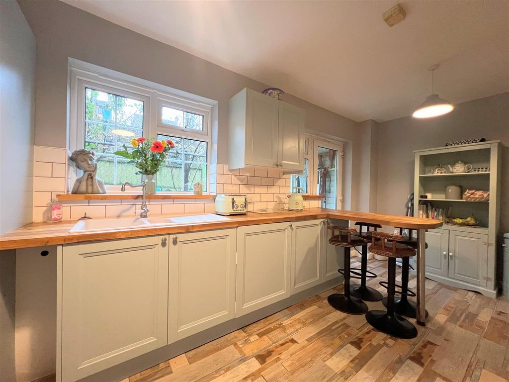 Property photo 2 of 18 Kitchen/Diner