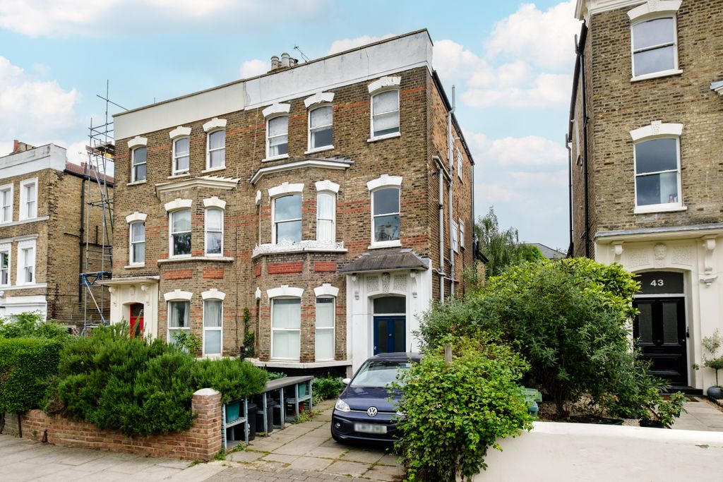 Property photo 2 of 13