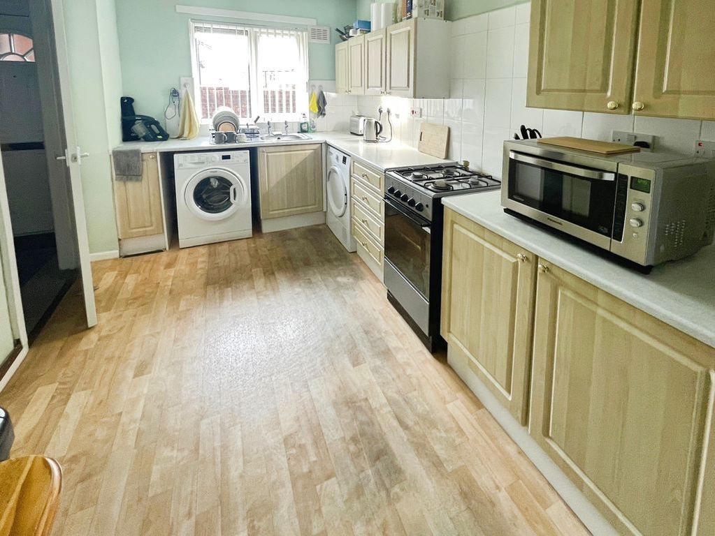Property photo 3 of 13 Kitchen
