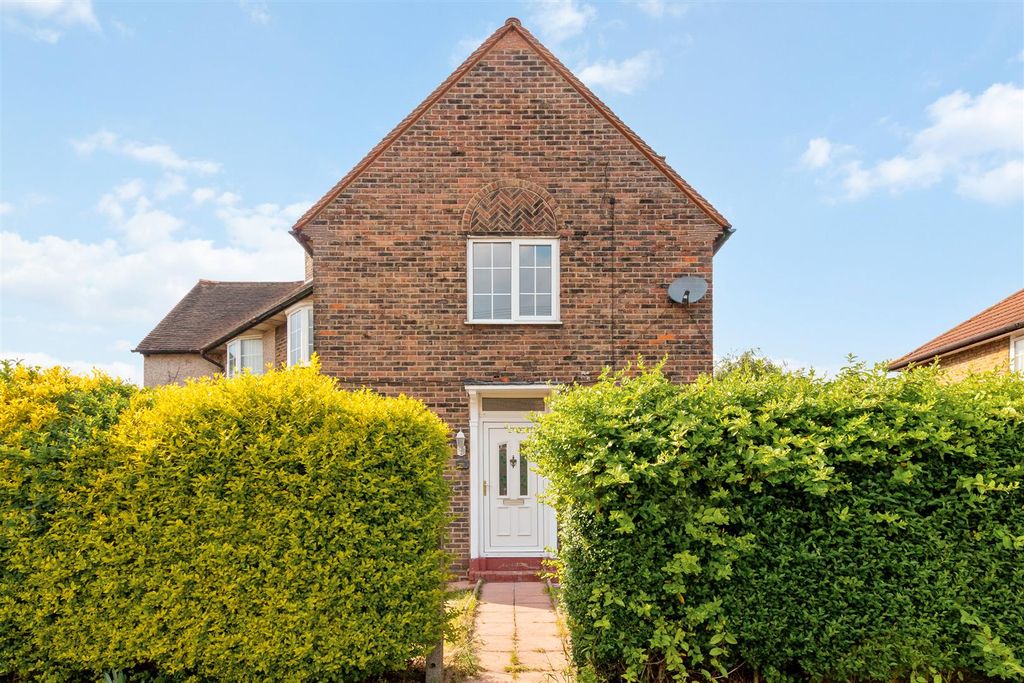Property photo 1 of 12 Furness Road