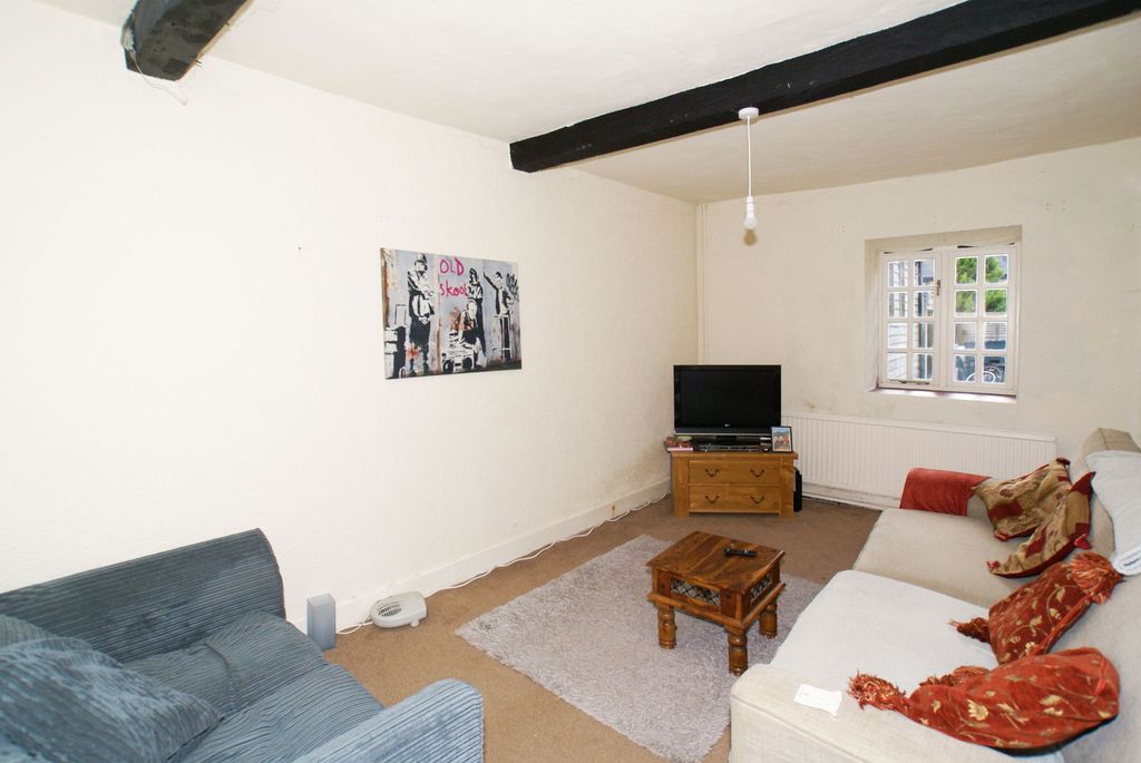 Property photo 3 of 8