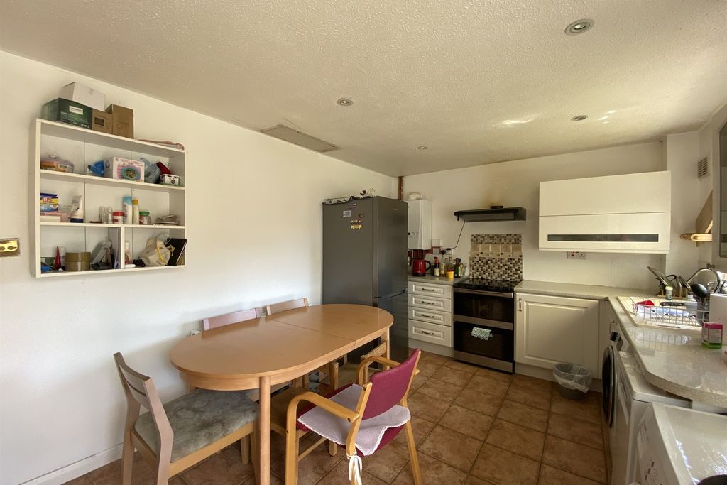 Property photo 2 of 10 (Main)