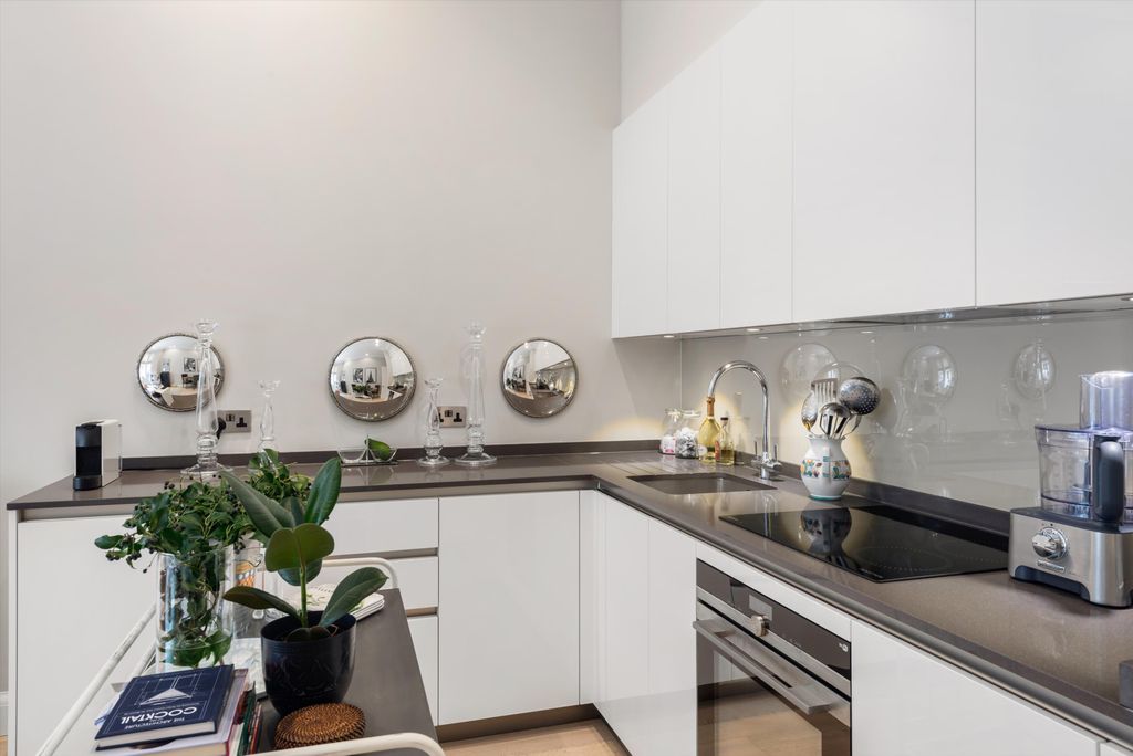 Property photo 2 of 11 Image