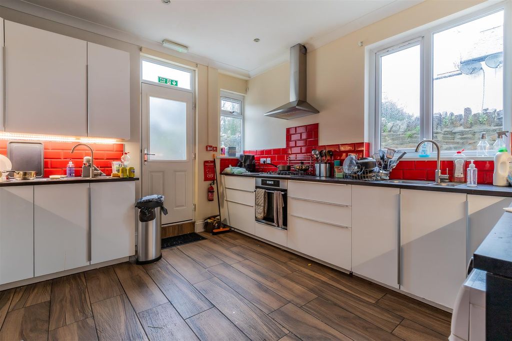 Property photo 3 of 8 79 Communal-3.Jpg