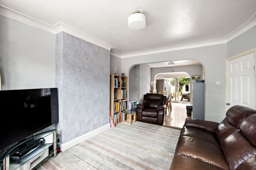 Property photo 2 of 18