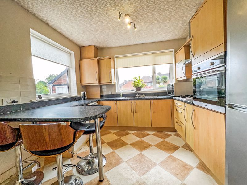 Property photo 2 of 11 Kitchen Diner