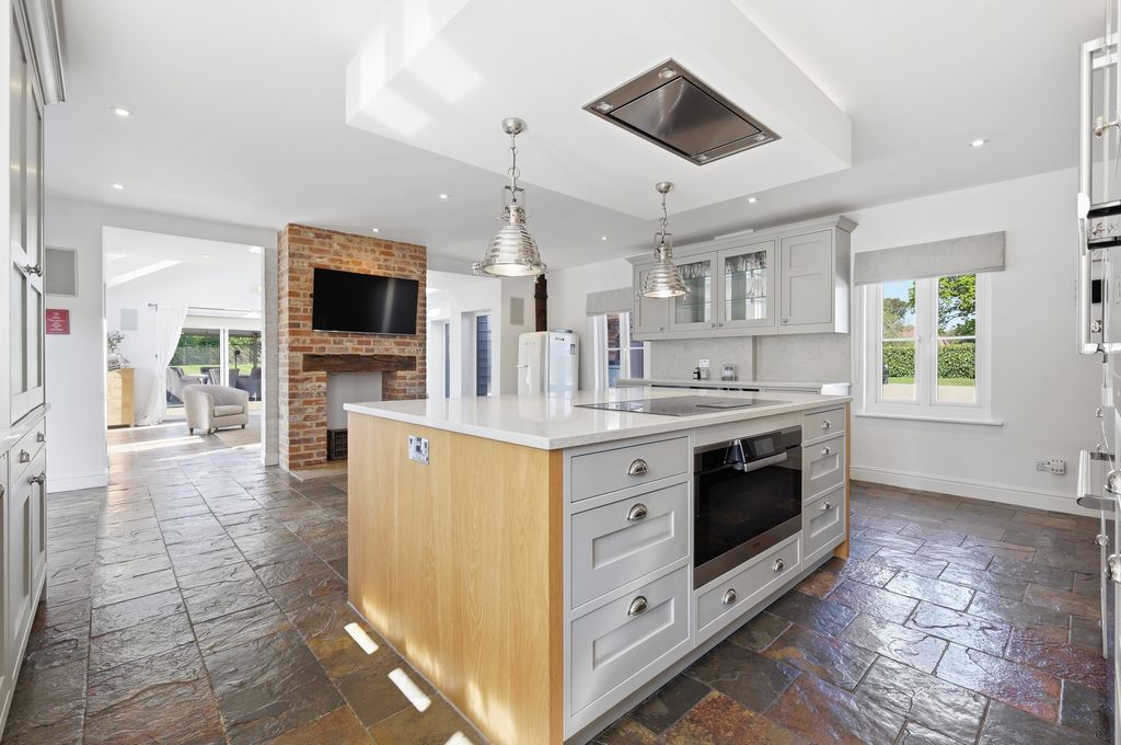 Additional image 51 of 5 bed barn conversion for saleThe Barn, Church Street, Billericay CM11