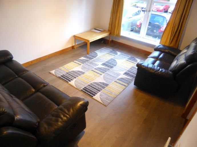 Property photo 2 of 11 Lounge