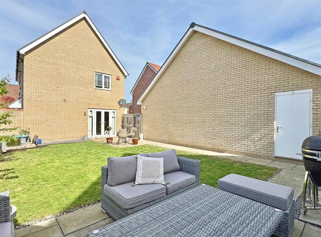 Property photo 2 of 21 Rear Garden.Jpg