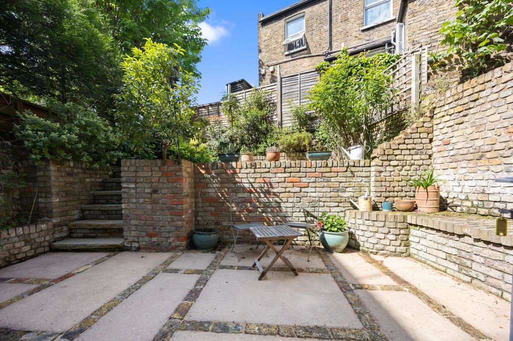 Property photo 3 of 24