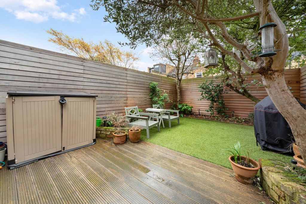 Property photo 3 of 12