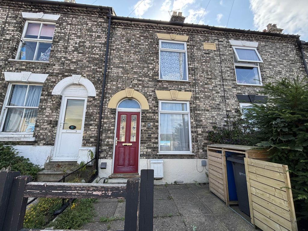Property photo 1 of 9