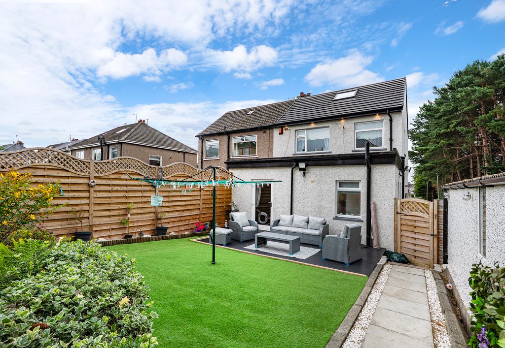 Property photo 3 of 32