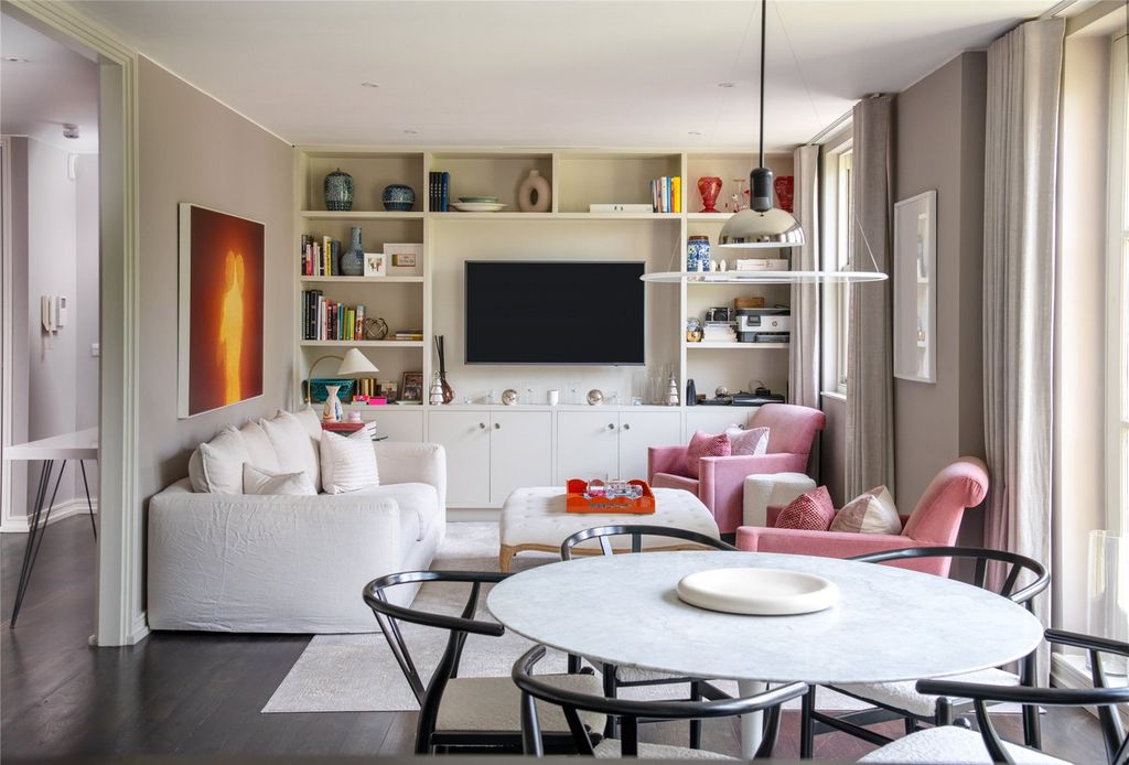 Property photo 1 of 11 Open Plan Living