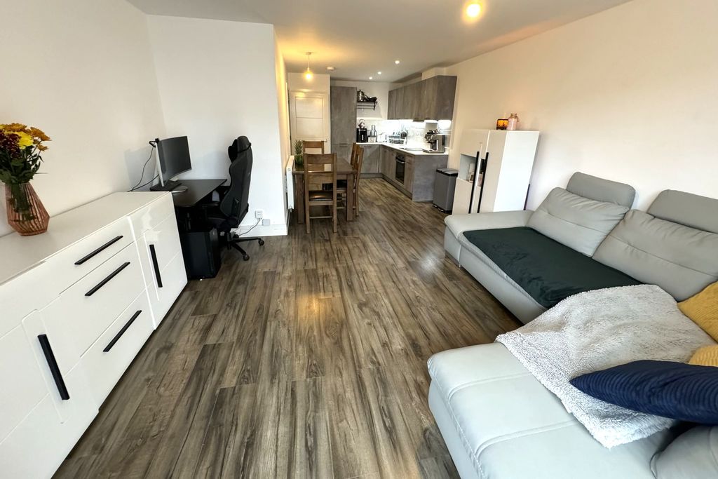 Property photo 2 of 16