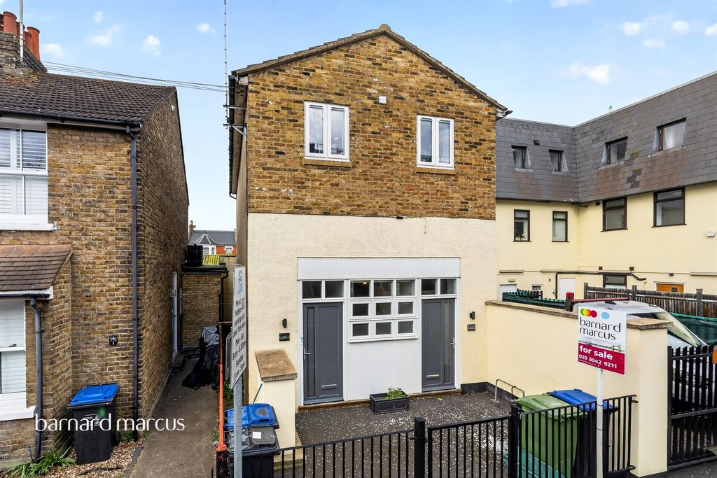 Property photo 1 of 13