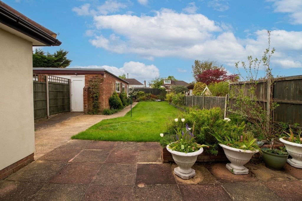 Property photo 2 of 17