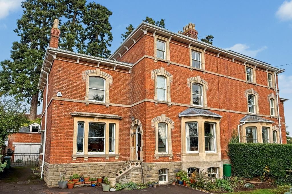 Property photo 1 of 29 Outside