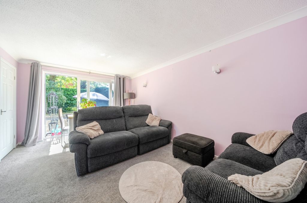 Property photo 2 of 14 5-6A75Cbc85646E-1502589-19Fdc2209E374-6-5