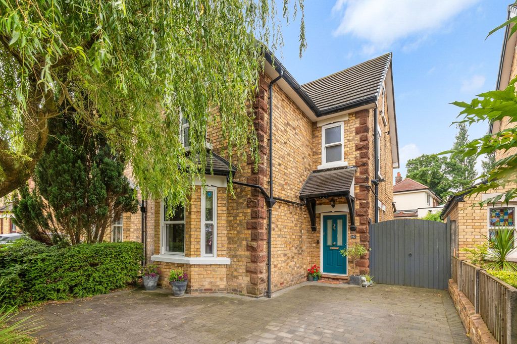 Property photo 1 of 18