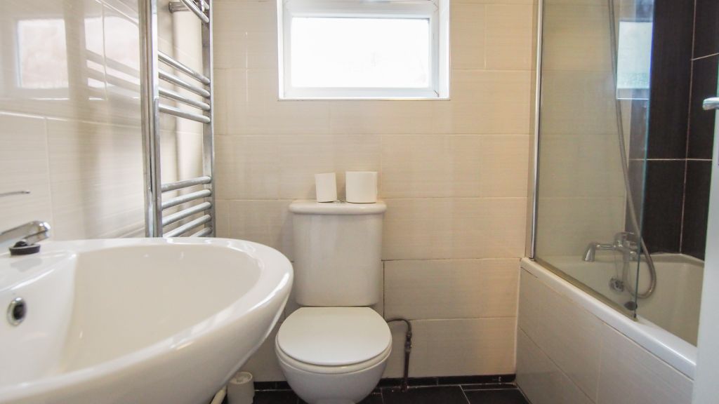 Property photo 3 of 3 Img_6215_4_Original(1)