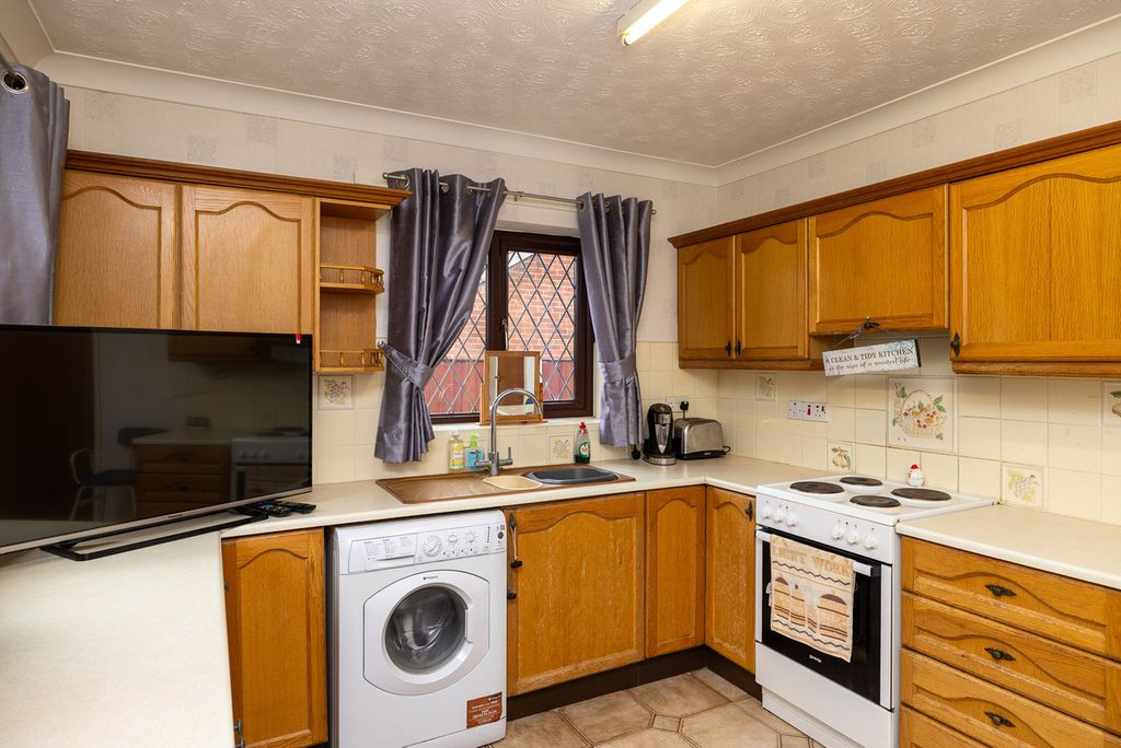 Property photo 3 of 12