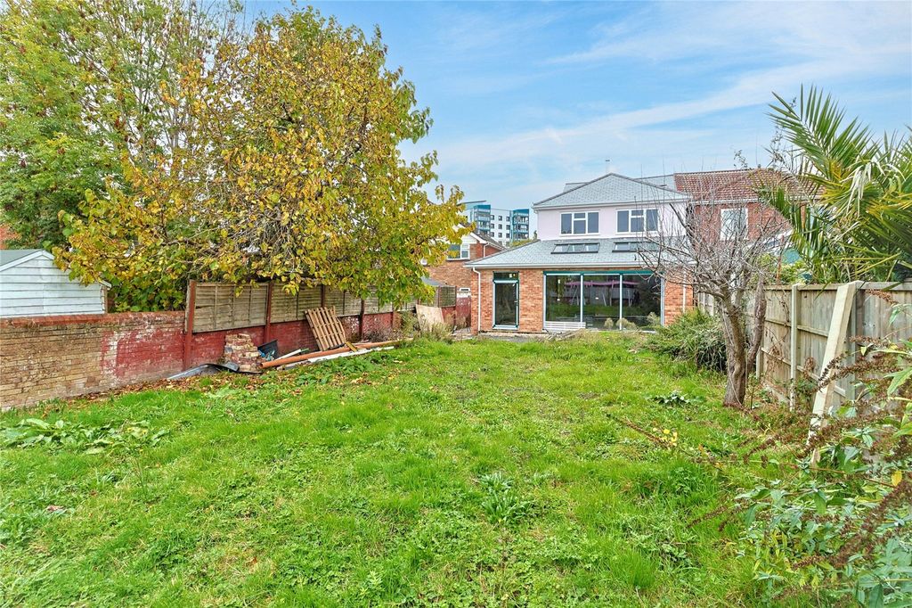 Property photo 2 of 10 Picture No. 03