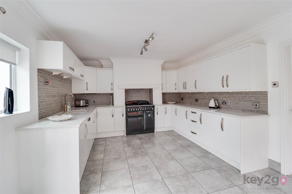 Property photo 3 of 33 Img_6208-Img_6210.Jpg