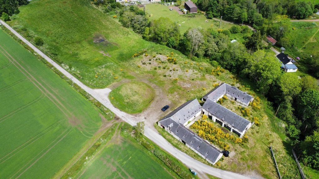 Property photo 2 of 11 Bruiach Steading