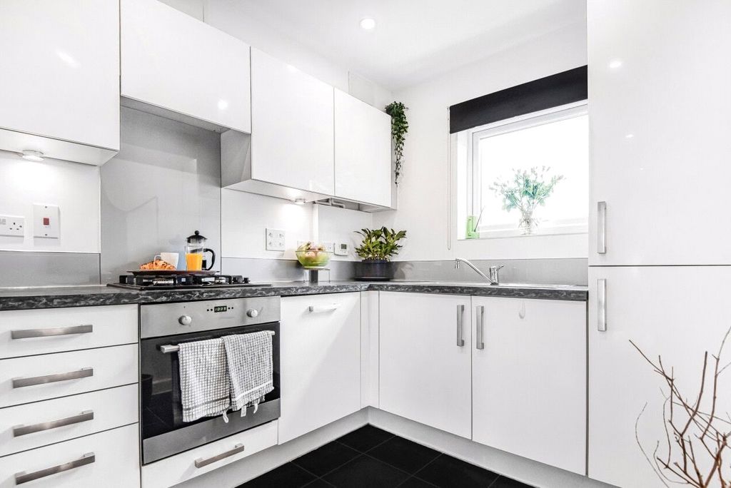 Property photo 3 of 11 Picture No. 10