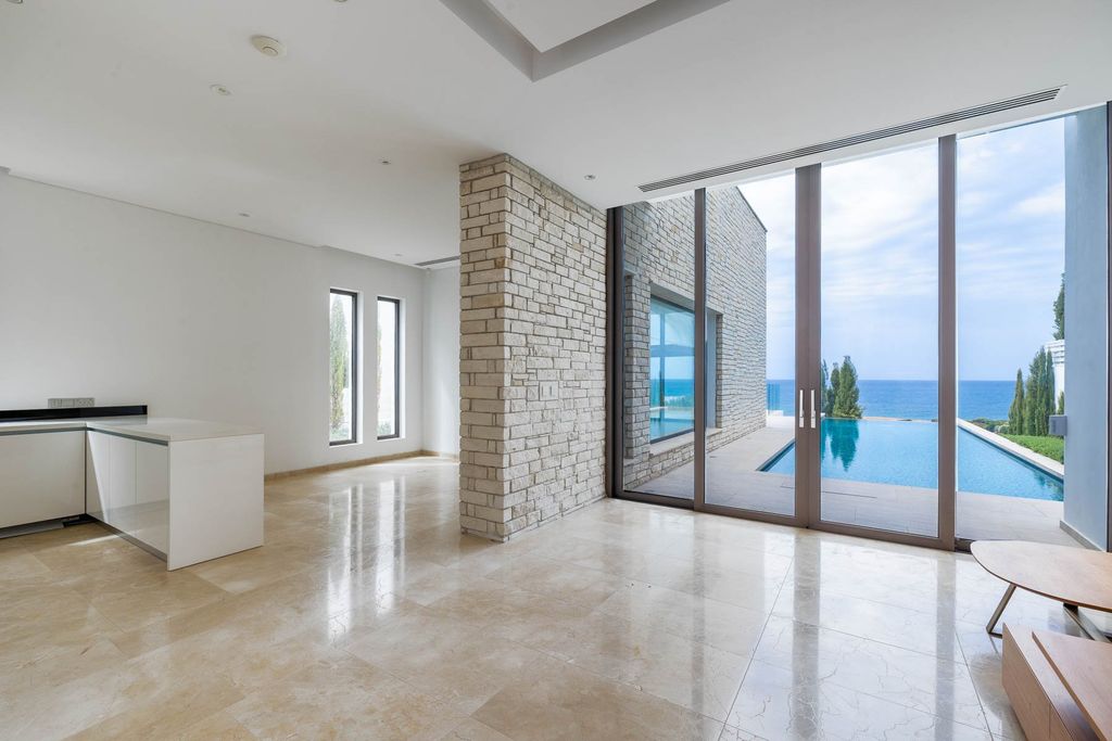 Property photo 3 of 28