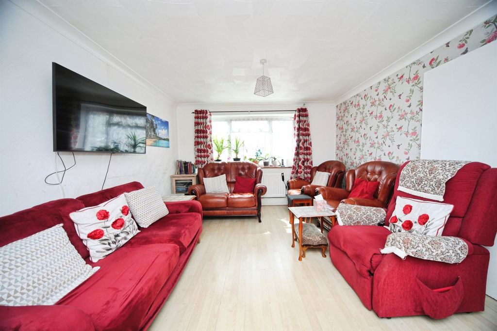 Property photo 3 of 21