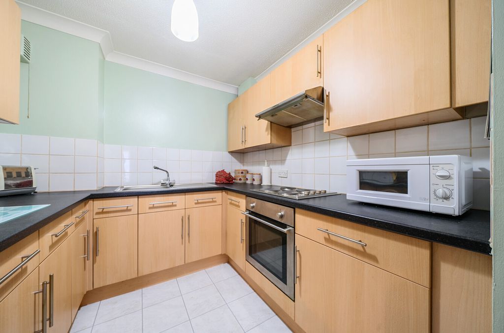 Property photo 2 of 10 Kitchen4