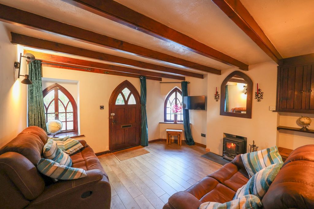 Property photo 2 of 13