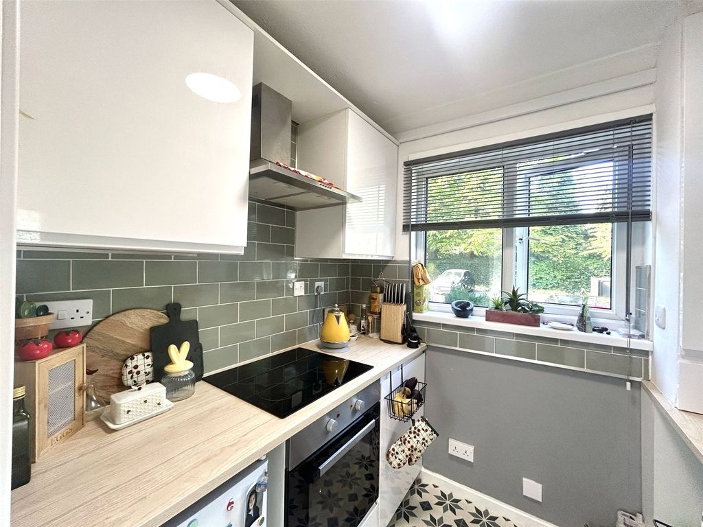 Property photo 3 of 5 Kitchen