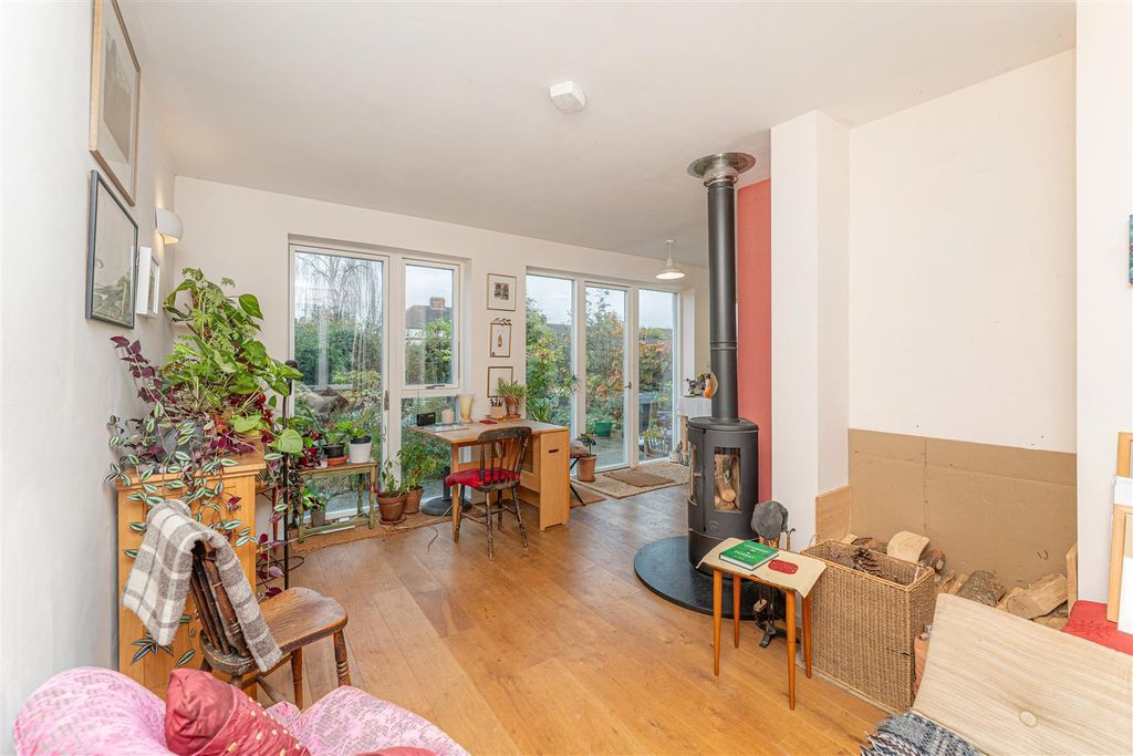 Property photo 3 of 23 Living Room