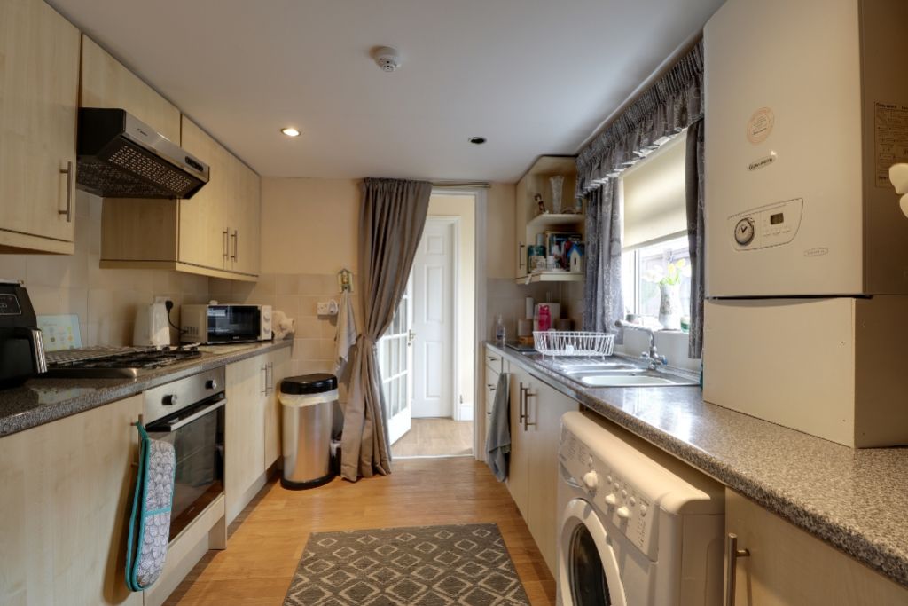 Property photo 3 of 12 Kitchen 194A