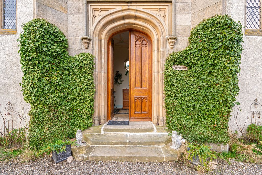 Property photo 2 of 45