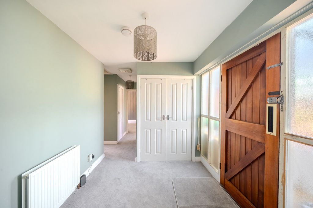 Property photo 2 of 34