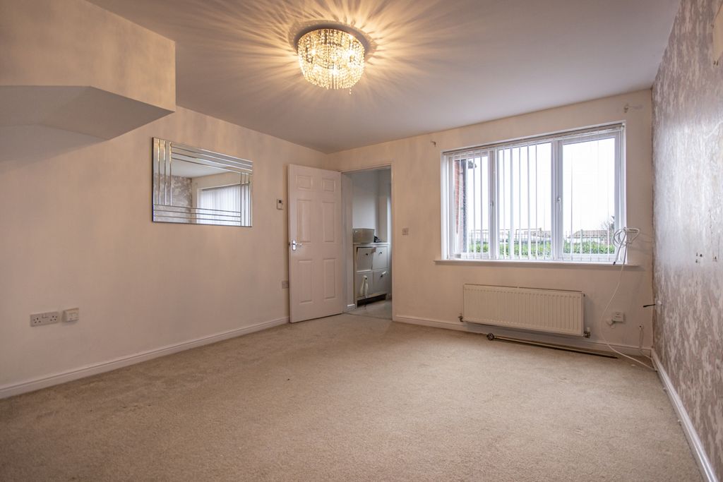 Property photo 2 of 14 2