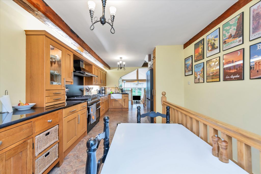 Property photo 3 of 22 Image