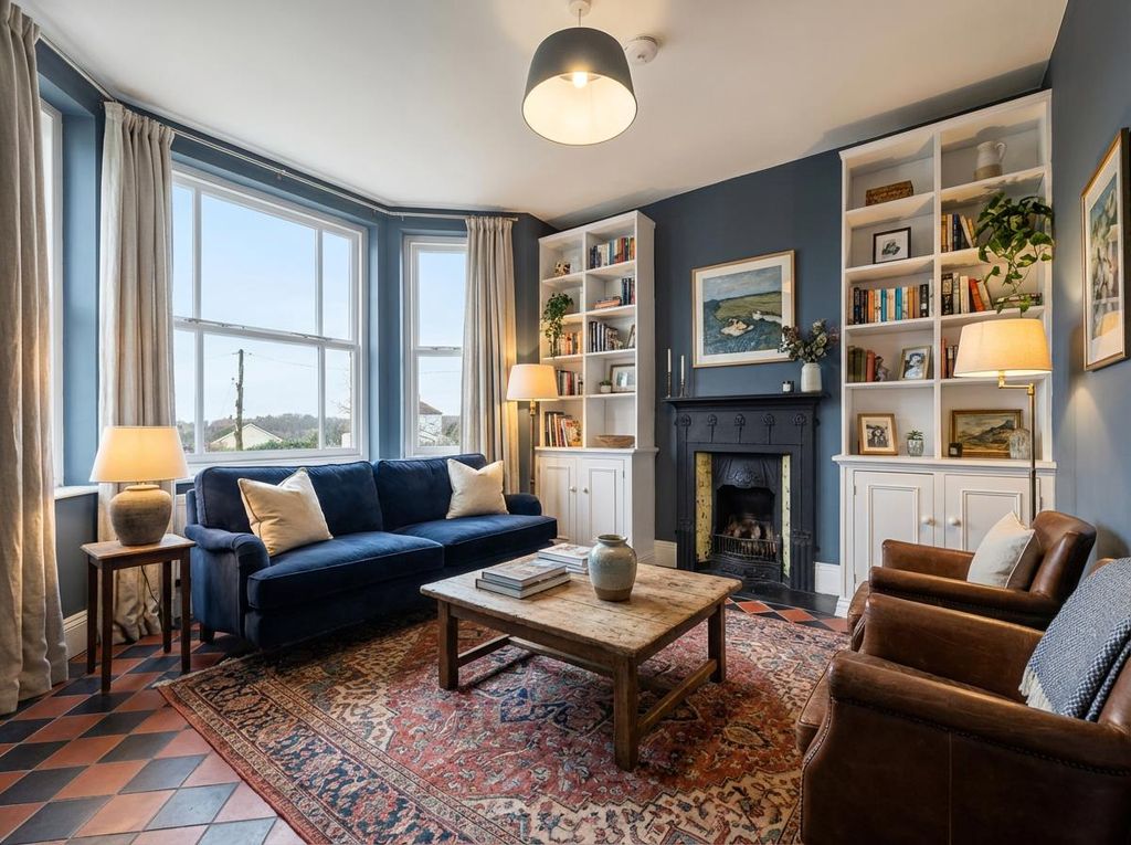 Property photo 3 of 19