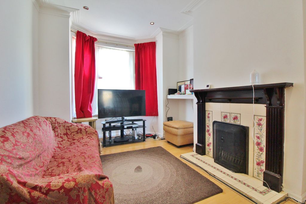 Property photo 2 of 16